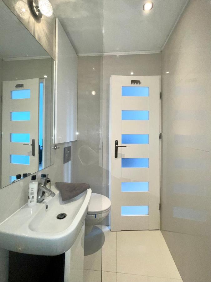 Sasi - Cozy Apartment For 6 People In Centre Varsó Kültér fotó